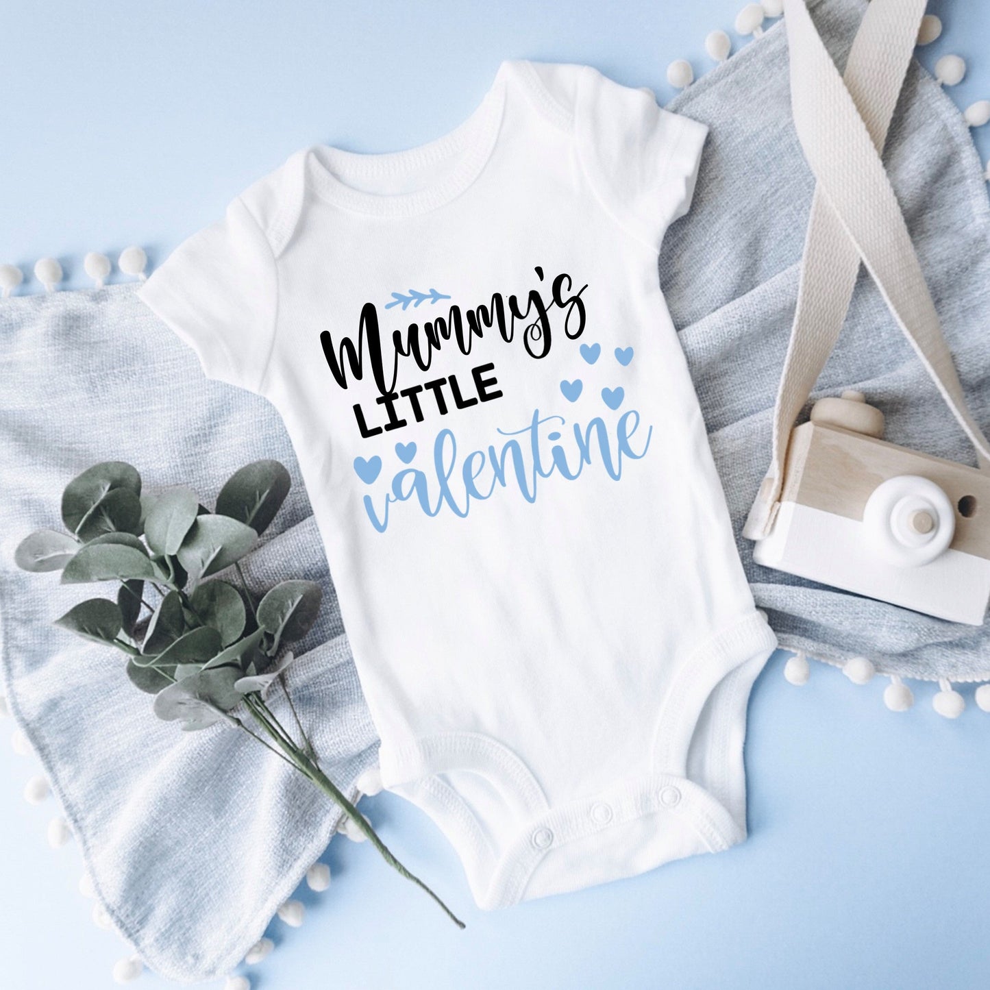 Mummy's Valentine/Daddy's little valentine baby vest