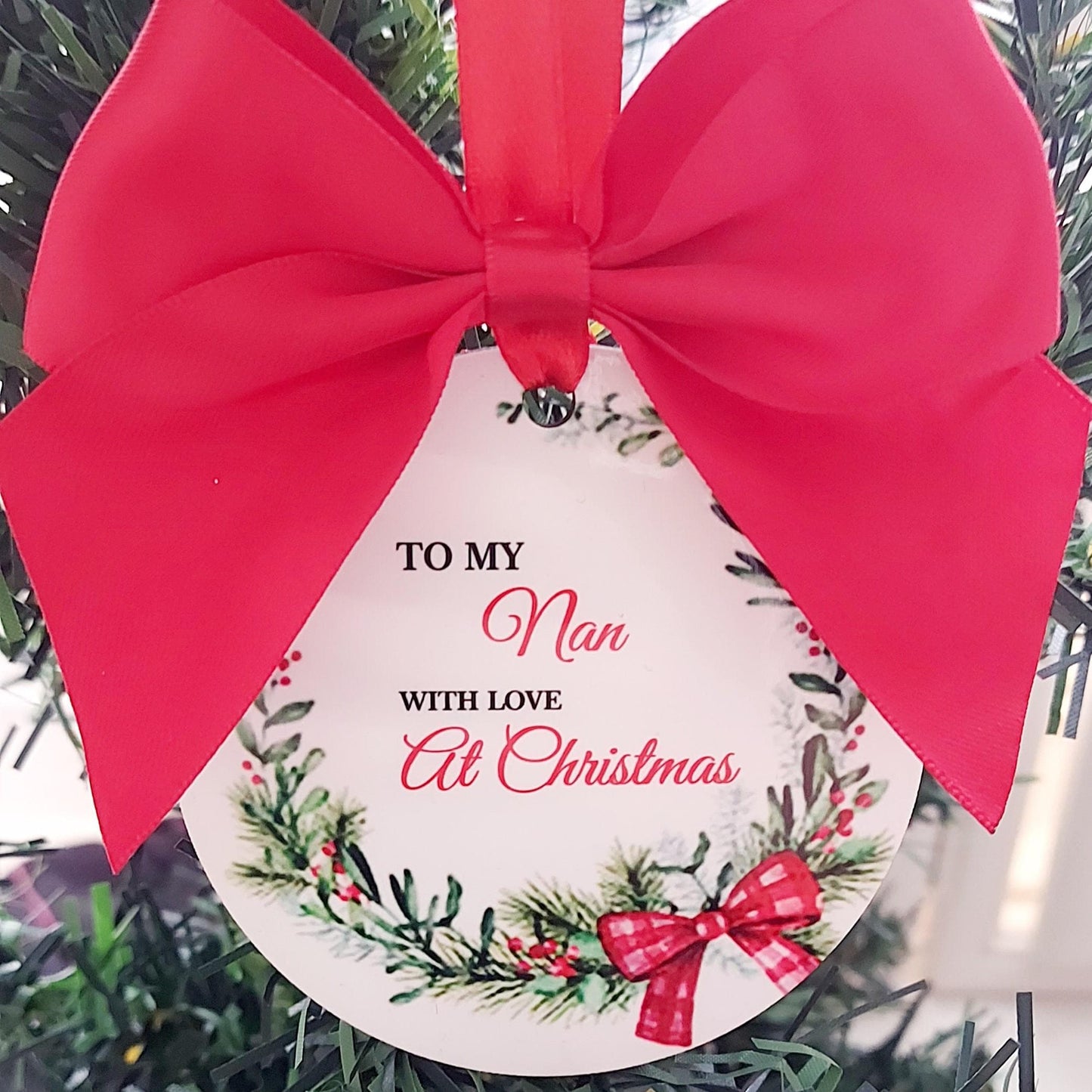 Personalised Mum/Nan Christmas Ornament – Festive Wreath Design Keepsake Decoration